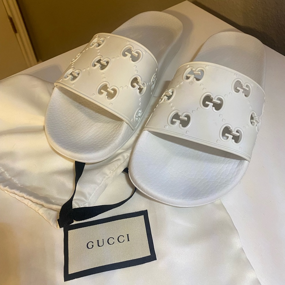 GUCCI Womens Rubber GG White Slides
